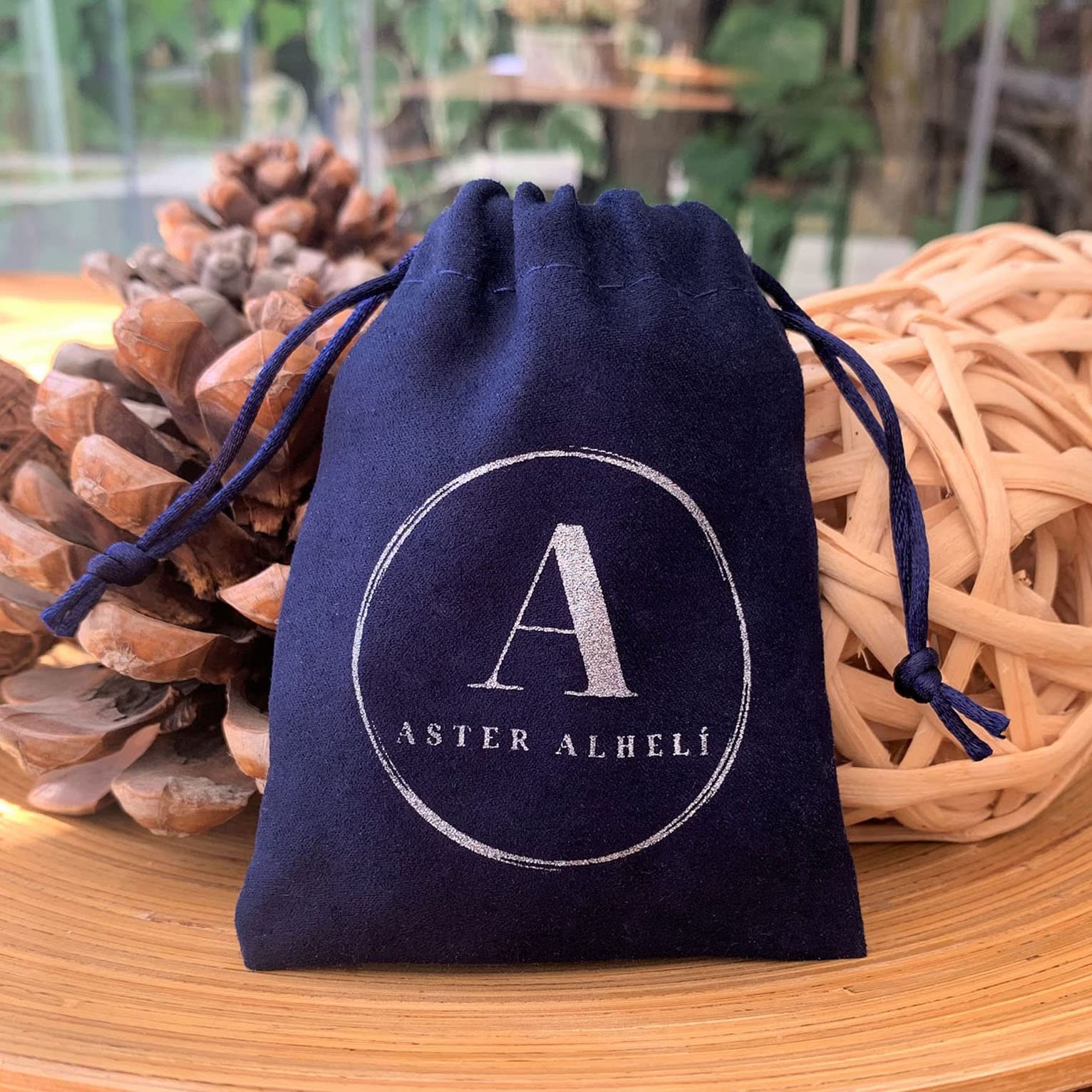 Ring- und Ohrring-Set mit Natursteinen - Passender Silber-Edelstahl-Ring und Ohrringe - Frauenring-Schutzamulett - Perfekt zum Verschenken (Jade Grün)