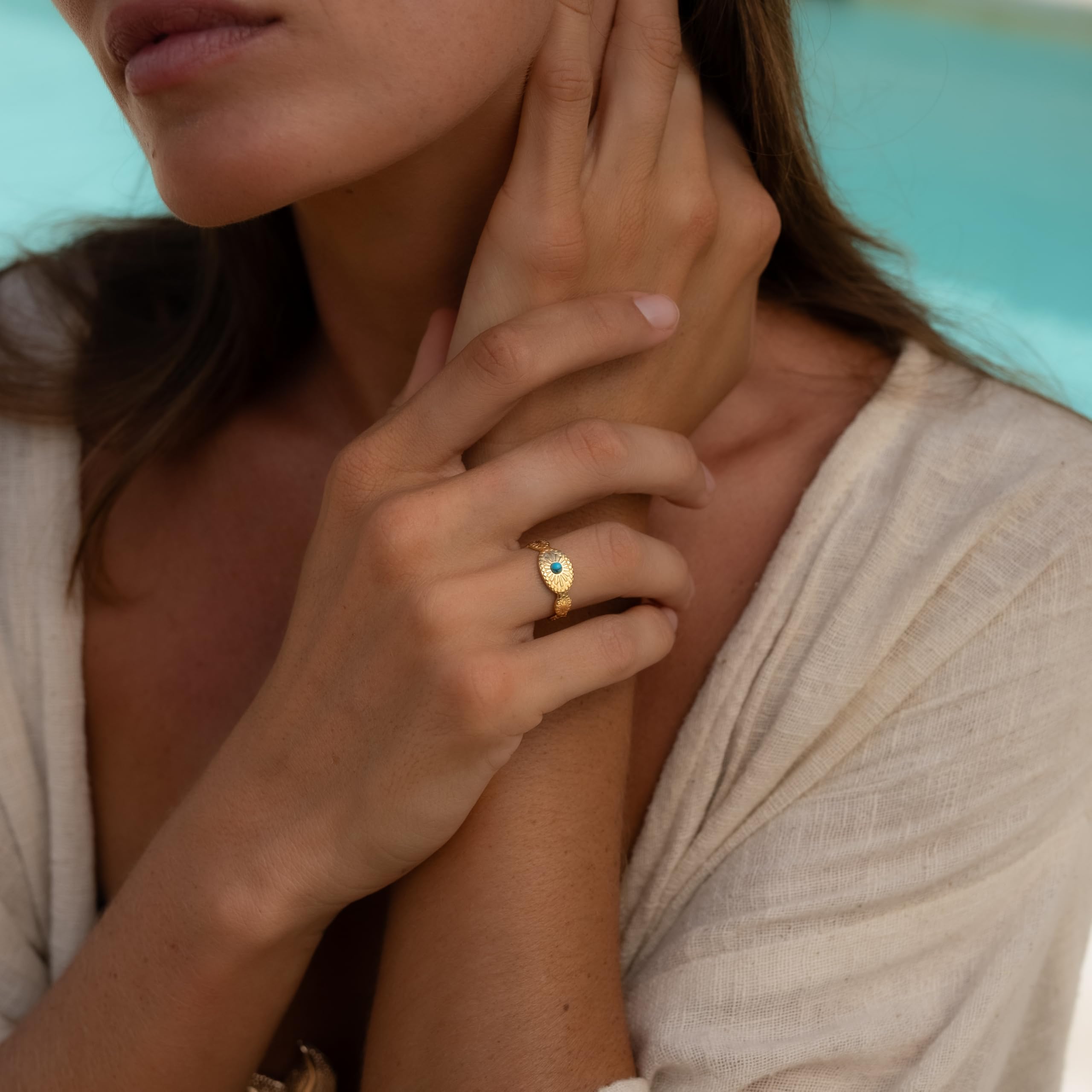 Made by Nami Boho Ring Gold Damen in Sonne Optik mit türkisem Stein aus Chirurgischem Edelstahl Größenverstellbar & Wasserfest Boho Schmuck Damen